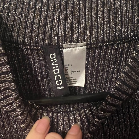 Glittery long sleeve sweater - Picture 4 of 4